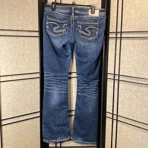 Silver suki size 29 x 31 bootcut dark denim jeans